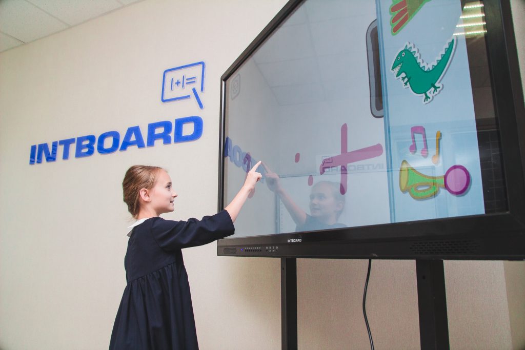 Інтерактивна панель Intboard